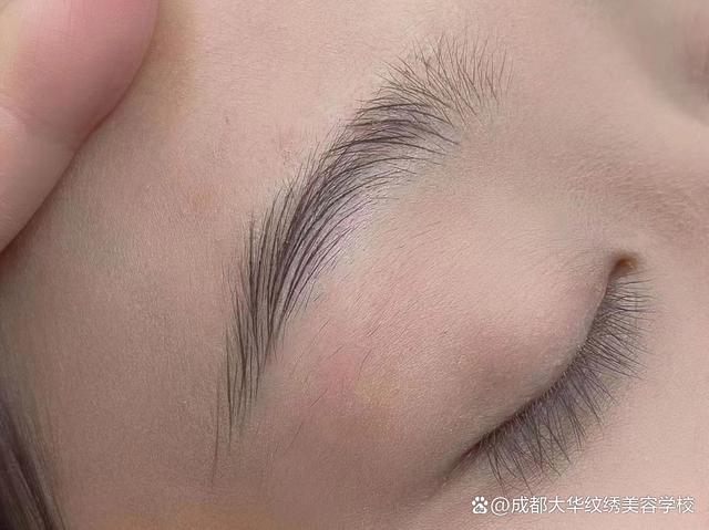断眉女人命运